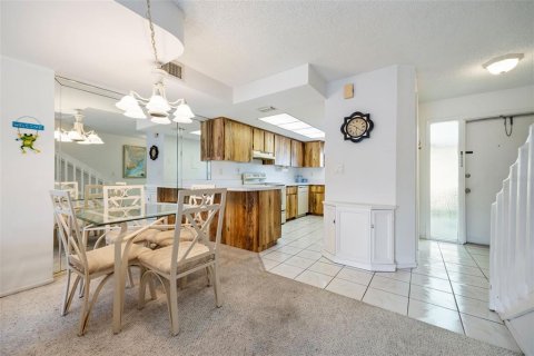 Townhouse in Cape Coral, Florida 2 bedrooms, 95.32 sq.m. № 2097164 - photo 8