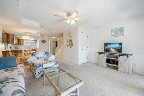 Townhouse in Cape Coral, Florida 2 bedrooms, 95.32 sq.m. № 2097164 - photo 16