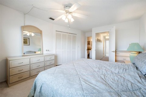Townhouse in Cape Coral, Florida 2 bedrooms, 95.32 sq.m. № 2097164 - photo 20
