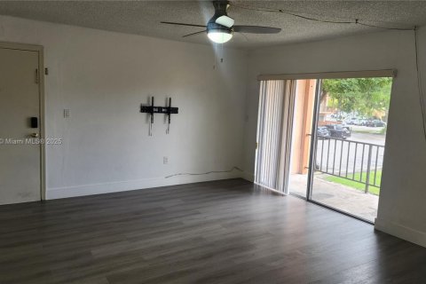 Copropriété à louer à Miami Lakes, Floride: 2 chambres, 75.81 m2 № 1896440 - photo 20