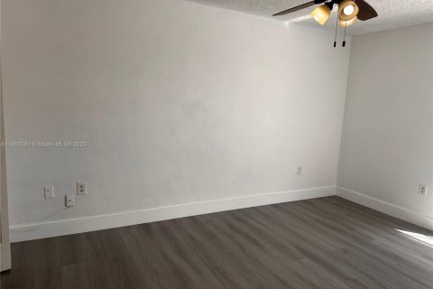 Copropriété à louer à Miami Lakes, Floride: 2 chambres, 75.81 m2 № 1896440 - photo 28