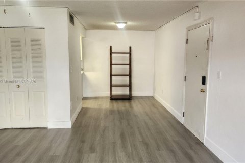 Copropriété à louer à Miami Lakes, Floride: 2 chambres, 75.81 m2 № 1896440 - photo 3