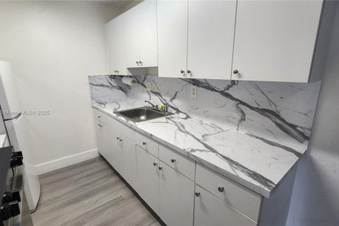 Copropriété à louer à Miami Lakes, Floride: 2 chambres, 75.81 m2 № 1896440 - photo 9