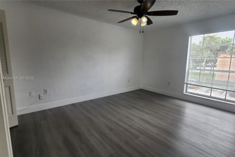 Copropriété à louer à Miami Lakes, Floride: 2 chambres, 75.81 m2 № 1896440 - photo 21
