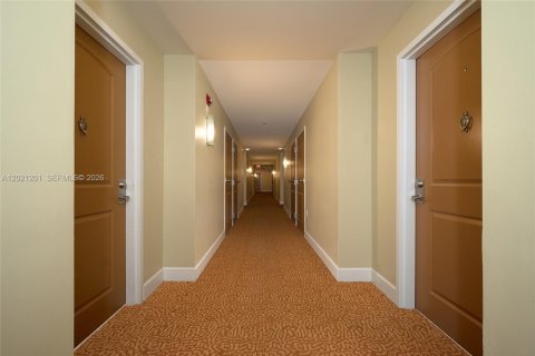 Copropriété à louer à Miami, Floride: 2 chambres, 107.3 m2 № 2153878 - photo 7