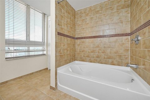 Copropriété à louer à Miami, Floride: 2 chambres, 107.3 m2 № 2153878 - photo 21