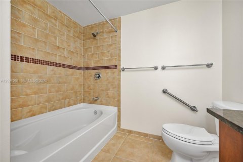 Copropriété à louer à Miami, Floride: 2 chambres, 107.3 m2 № 2153878 - photo 20