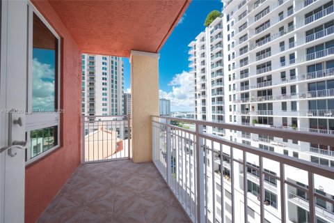 Copropriété à louer à Miami, Floride: 2 chambres, 107.3 m2 № 2153878 - photo 26