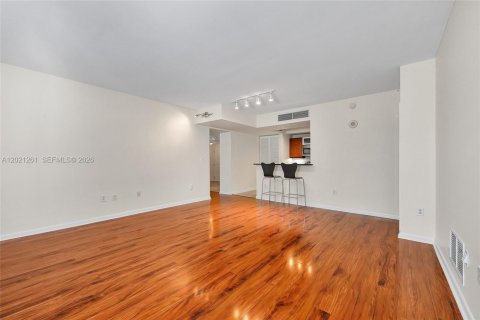 Copropriété à louer à Miami, Floride: 2 chambres, 107.3 m2 № 2153878 - photo 11