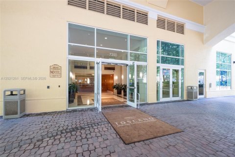 Copropriété à louer à Miami, Floride: 2 chambres, 107.3 m2 № 2153878 - photo 4