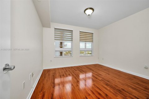 Copropriété à louer à Miami, Floride: 2 chambres, 107.3 m2 № 2153878 - photo 23
