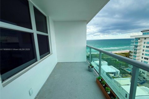 Copropriété à louer à Surfside, Floride: 1 chambre, 86.31 m2 № 2039804 - photo 2