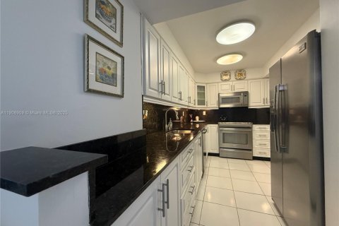 Copropriété à louer à Surfside, Floride: 1 chambre, 86.31 m2 № 2039804 - photo 14