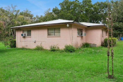 House in Wildwood, Florida 2 bedrooms, 153.94 sq.m. № 2289688 - photo 8