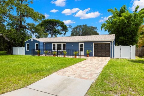 House in Dunedin, Florida 2 bedrooms, 103.49 sq.m. № 1819039 - photo 4