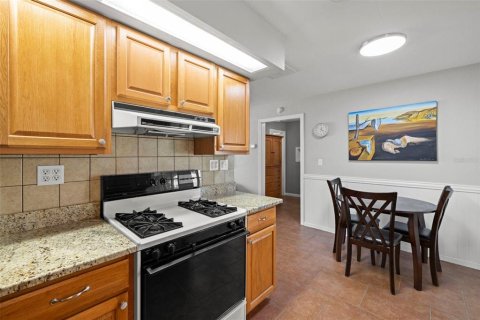 House in Dunedin, Florida 2 bedrooms, 103.49 sq.m. № 1819039 - photo 13