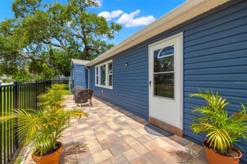 House in Dunedin, Florida 2 bedrooms, 103.49 sq.m. № 1819039 - photo 6