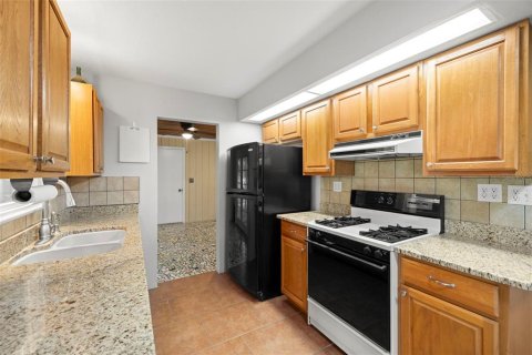 House in Dunedin, Florida 2 bedrooms, 103.49 sq.m. № 1819039 - photo 11