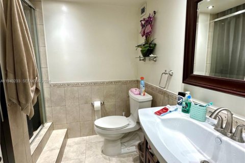 Copropriété à louer à Hallandale Beach, Floride: 1 chambre, 89.19 m2 № 1997181 - photo 6