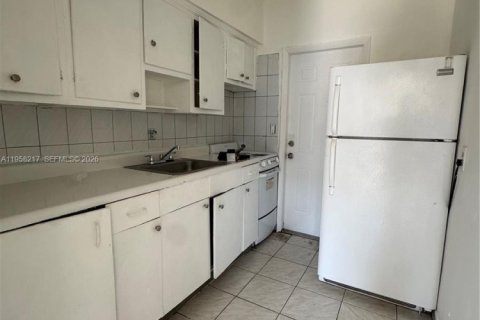 Commercial property in Miami Beach, Florida 318.47 sq.m. № 2020950 - photo 9