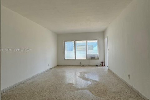 Commercial property in Miami Beach, Florida 318.47 sq.m. № 2020950 - photo 14