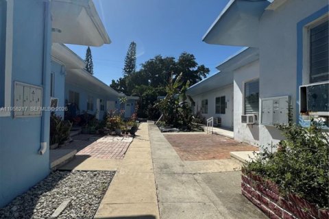 Commercial property in Miami Beach, Florida 318.47 sq.m. № 2020950 - photo 5