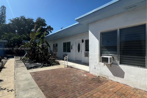 Commercial property in Miami Beach, Florida 318.47 sq.m. № 2020950 - photo 3