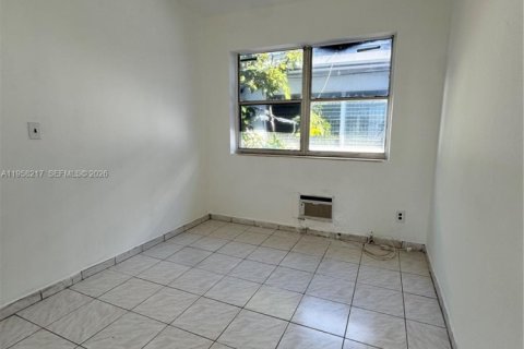 Commercial property in Miami Beach, Florida 318.47 sq.m. № 2020950 - photo 7