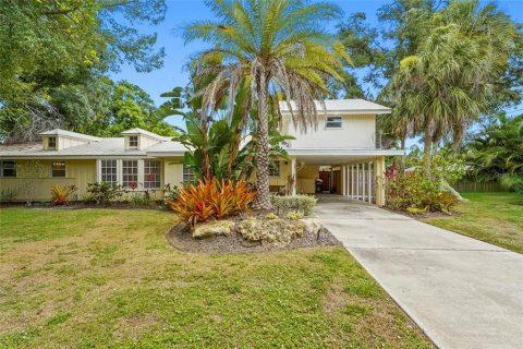 House in Sarasota, Florida 4 bedrooms, 224.92 sq.m. № 2151878