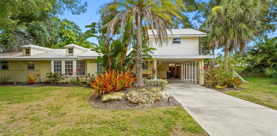 House in Sarasota, Florida 4 bedrooms, 224.92 sq.m. № 2151878