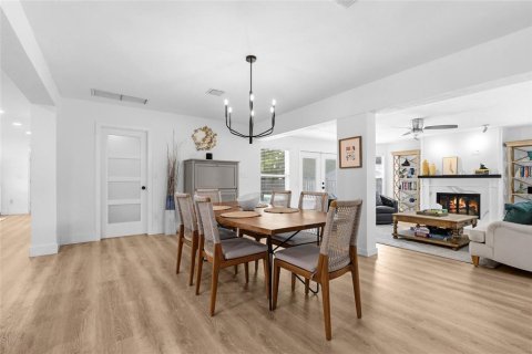 House in Sarasota, Florida 4 bedrooms, 224.92 sq.m. № 2151878 - photo 21