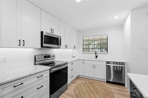 House in Sarasota, Florida 4 bedrooms, 224.92 sq.m. № 2151878 - photo 5