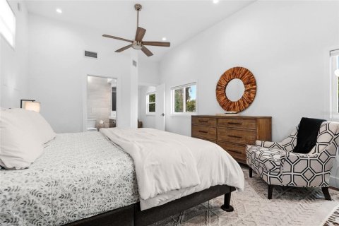House in Sarasota, Florida 4 bedrooms, 224.92 sq.m. № 2151878 - photo 28