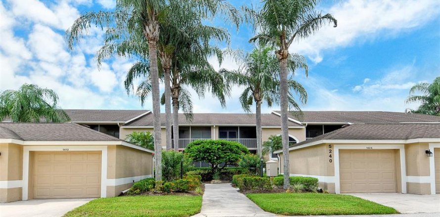 Condo in Sarasota, Florida, 2 bedrooms  № 2393766
