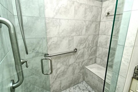 Condo in Sarasota, Florida, 2 bedrooms  № 2393766 - photo 28