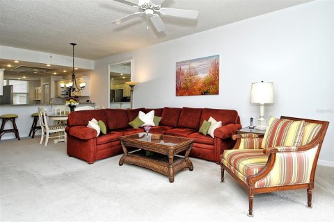 Condo in Sarasota, Florida, 2 bedrooms  № 2393766 - photo 13