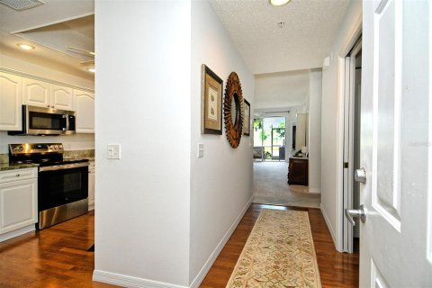 Condo in Sarasota, Florida, 2 bedrooms  № 2393766 - photo 8