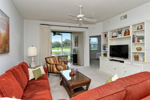 Condo in Sarasota, Florida, 2 bedrooms  № 2393766 - photo 11