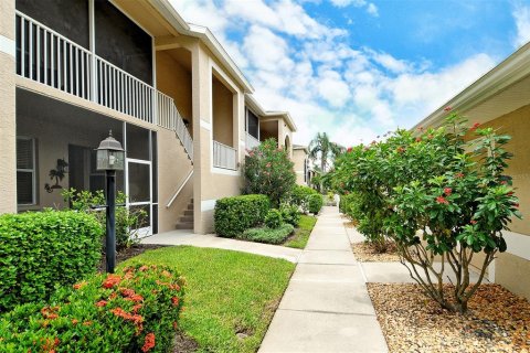 Condo in Sarasota, Florida, 2 bedrooms  № 2393766 - photo 3