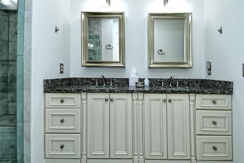 Condo in Sarasota, Florida, 2 bedrooms  № 2393766 - photo 26
