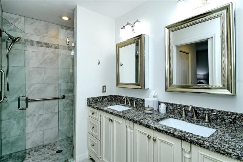 Condo in Sarasota, Florida, 2 bedrooms  № 2393766 - photo 27
