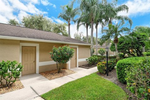 Condo in Sarasota, Florida, 2 bedrooms  № 2393766 - photo 4