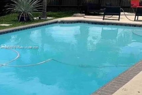 House in Homestead, Florida 5 bedrooms, 180.04 sq.m. № 1956873 - photo 10