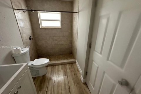 House in Homestead, Florida 5 bedrooms, 180.04 sq.m. № 1956873 - photo 8