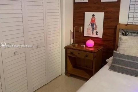 House in Homestead, Florida 5 bedrooms, 180.04 sq.m. № 1956873 - photo 13