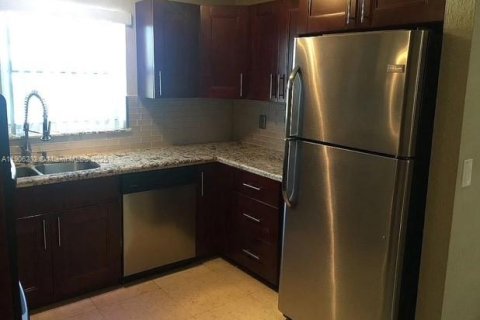 House in Homestead, Florida 5 bedrooms, 180.04 sq.m. № 1956873 - photo 5