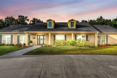 Villa ou maison à Auburndale, Floride 4 chambres, 267 m2 № 2435193