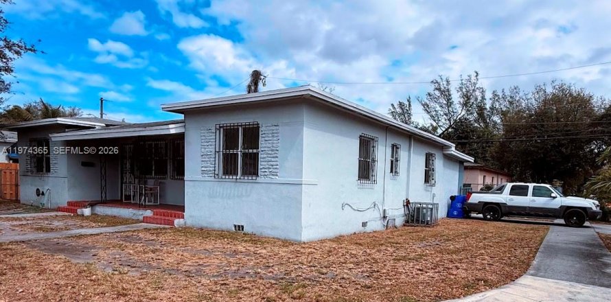 Casa en Miami, Florida 2 dormitorios, 169.73 m2 № 2038628
