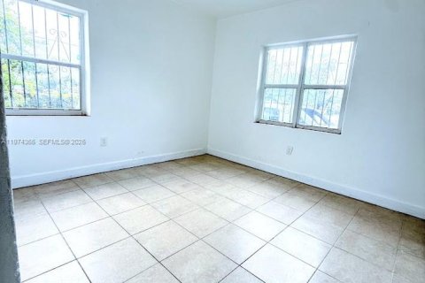 Casa en alquiler en Miami, Florida, 2 dormitorios, 169.73 m2 № 2038628 - foto 5