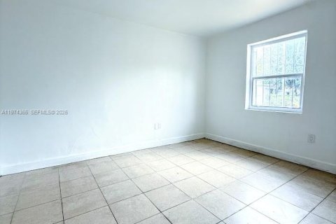 Casa en alquiler en Miami, Florida, 2 dormitorios, 169.73 m2 № 2038628 - foto 8